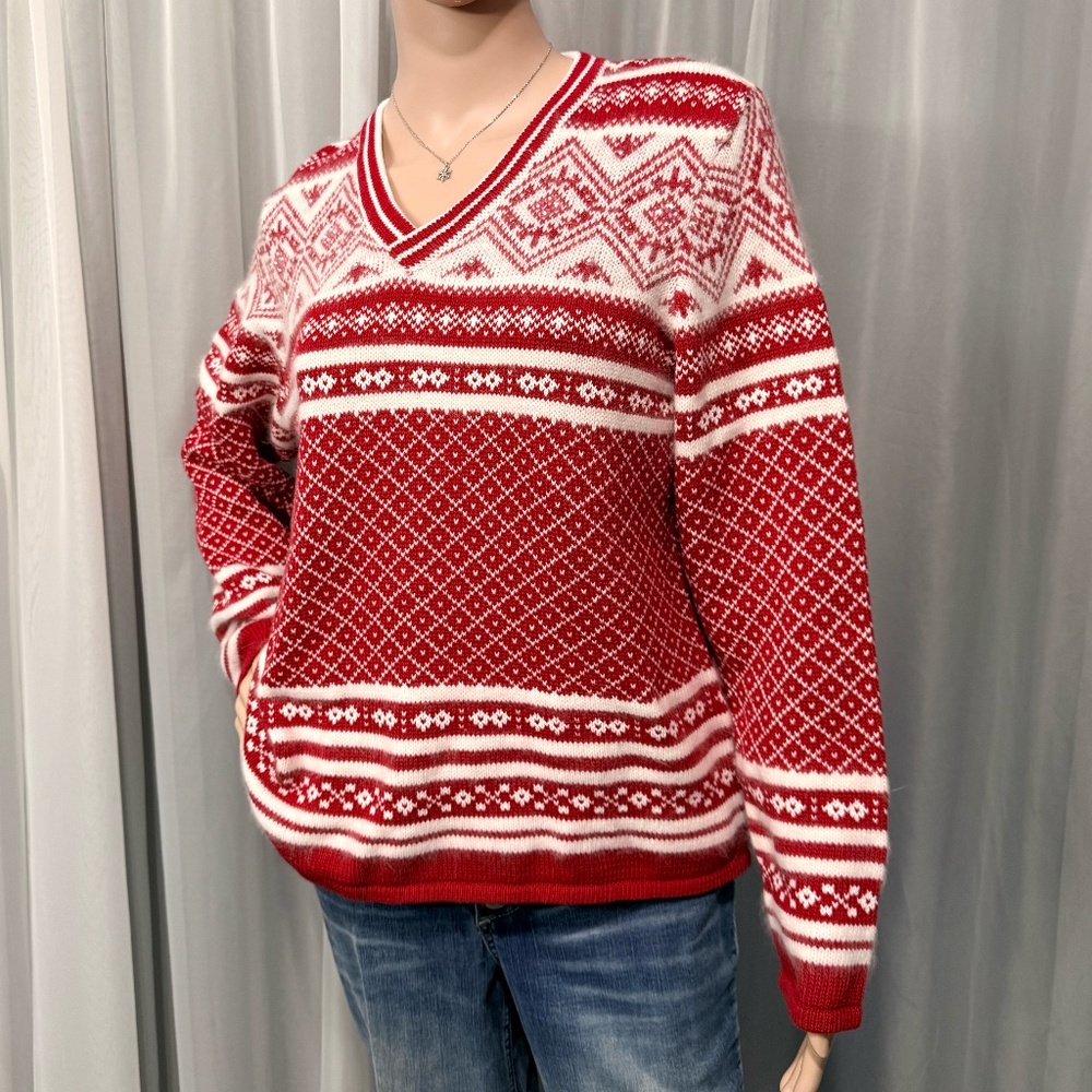 ST. JOHN’S BAY Women’s Red/White V-Neck Sweater (Size: L) - Picture 2 of 14